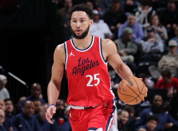 配资知识平台 美记：没有任何球队对西蒙斯感兴趣，退役或成为真正现实