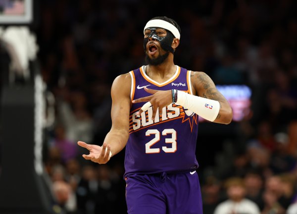 股票配资选一起配资网 古德温单场抢4个前场板+送出6次抢断 2000年基德后太阳后卫首人